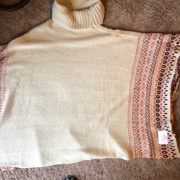 Jessica Simpson Sweaters - NWT Jessica Simpson poncho